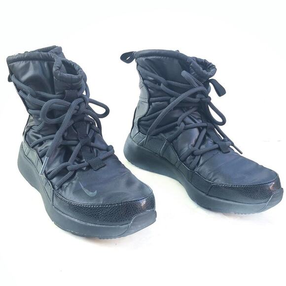 Nike Tanjun High Rise Sneaker Boot Black Lace Up 8.5 - Picture 1 of 10